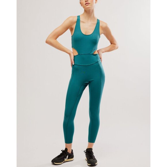 🎉LAST CHANCE🎉 FP MOVEMENT Back It Up Onesie / Pacific - Picture 5 of 10